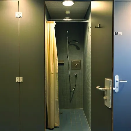 Youth * لوكارنو