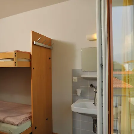 بيت شباب Youth