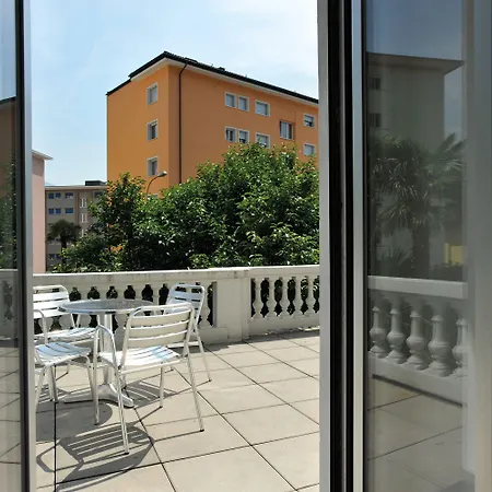 Youth * لوكارنو